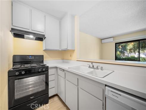 208  Orange Blossom  24 , Irvine, CA