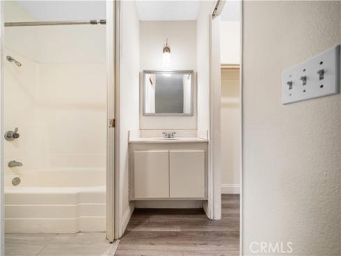 208  Orange Blossom  24 , Irvine, CA