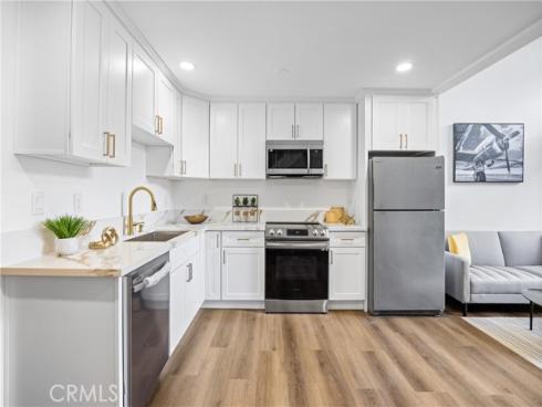 163  Pineview  , Irvine, CA