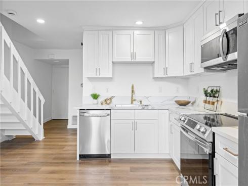 163  Pineview  , Irvine, CA