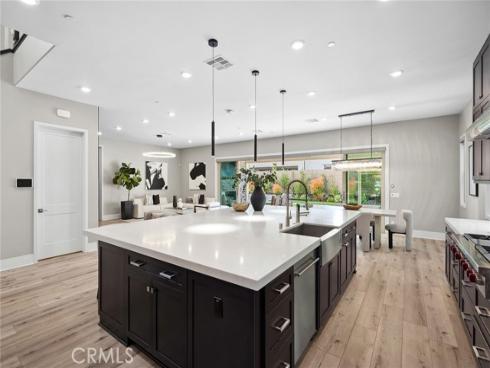 113  Pixel  , Irvine, CA