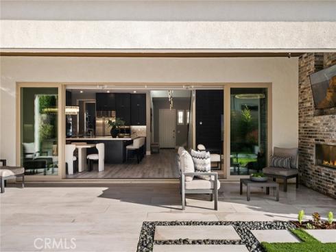 113  Pixel  , Irvine, CA