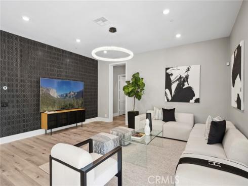 113  Pixel  , Irvine, CA