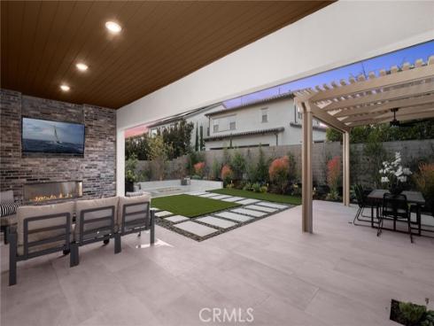 113  Pixel  , Irvine, CA