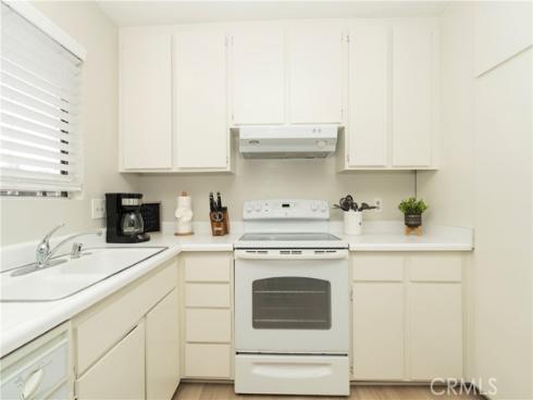 306 Streamwood , Irvine, CA