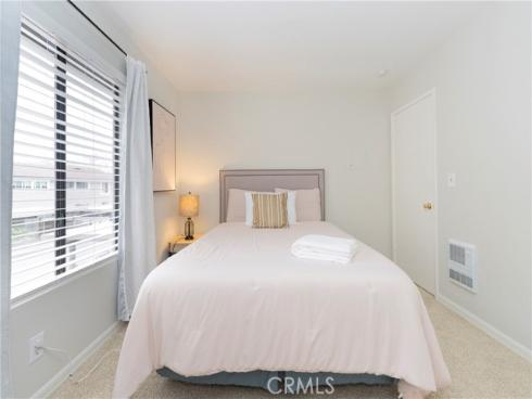 306 Streamwood , Irvine, CA