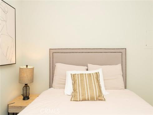 306 Streamwood , Irvine, CA