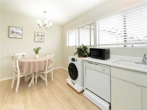 306 Streamwood , Irvine, CA