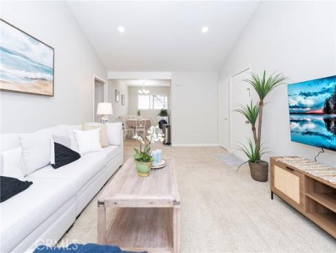 306 Streamwood , Irvine, CA