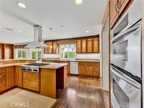 25  Bennington  , Irvine, CA