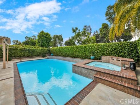 25  Bennington  , Irvine, CA