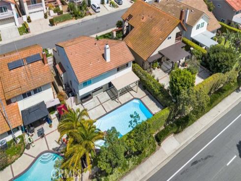 25  Bennington  , Irvine, CA