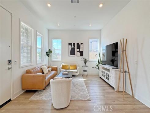 349 Abacus , Irvine, CA