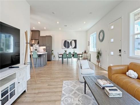 349 Abacus , Irvine, CA