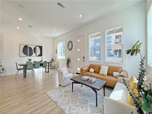 349 Abacus , Irvine, CA