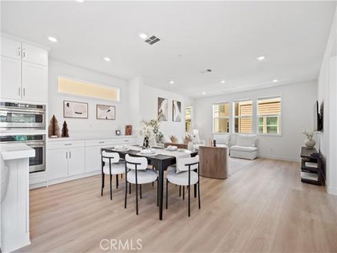 396  Chorus  , Irvine, CA