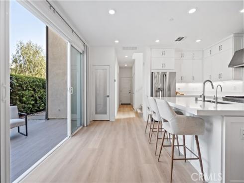 396  Chorus  , Irvine, CA