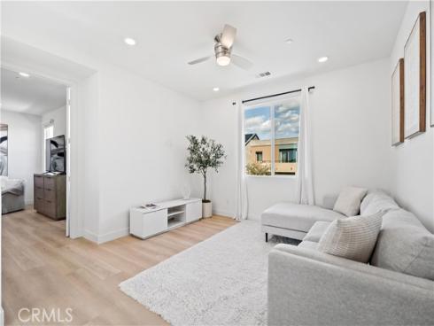 396  Chorus  , Irvine, CA