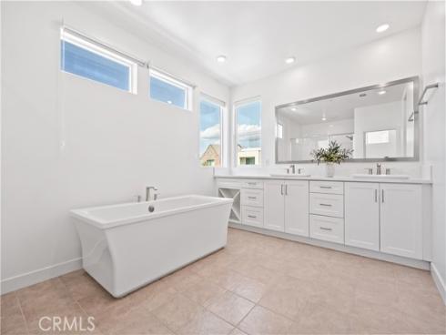 396  Chorus  , Irvine, CA