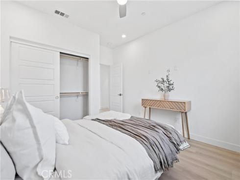 396  Chorus  , Irvine, CA