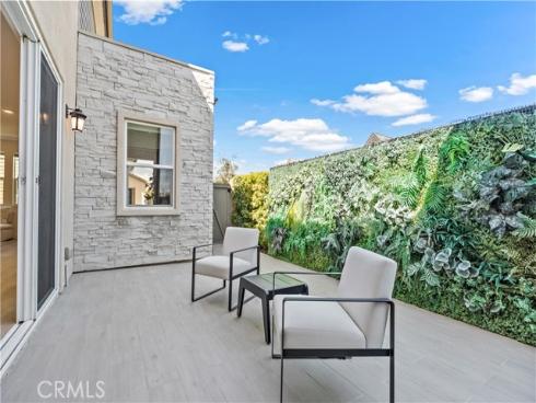 396  Chorus  , Irvine, CA