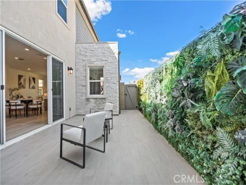 396  Chorus  , Irvine, CA