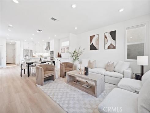 396  Chorus  , Irvine, CA