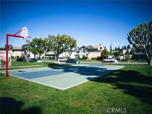 54  Oval  3  Road, Irvine, CA