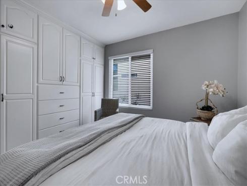 22 Colonial , Irvine, CA