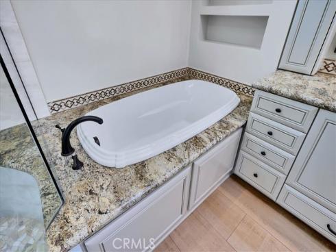 22 Colonial , Irvine, CA