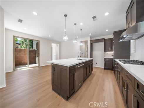 120 Halo , Irvine, CA