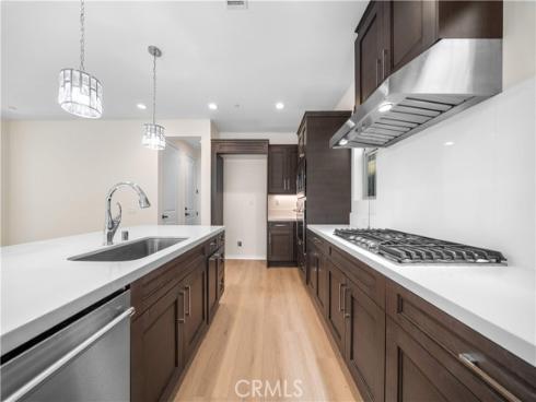 120 Halo , Irvine, CA