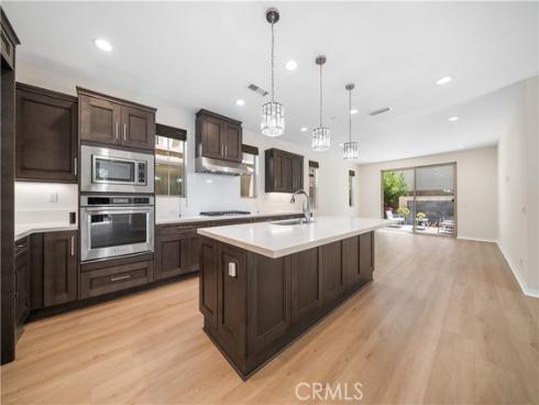 120 Halo , Irvine, CA