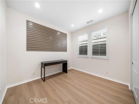 120 Halo , Irvine, CA