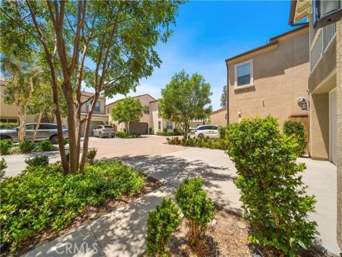 120 Halo , Irvine, CA