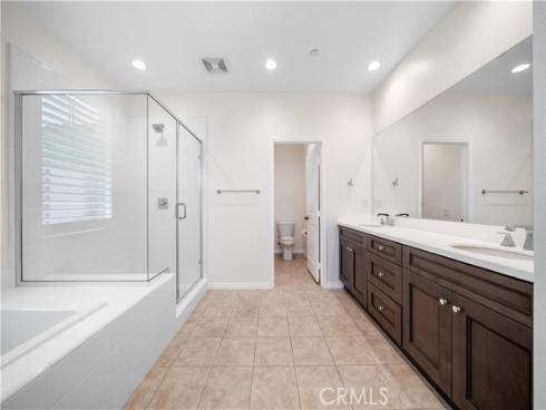 120 Halo , Irvine, CA