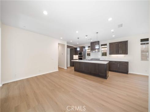 120 Halo , Irvine, CA