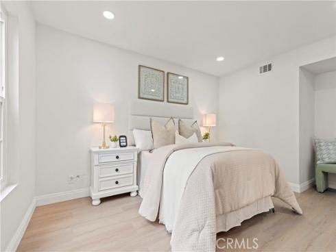 49 W Yale 26 Loop, Irvine, CA