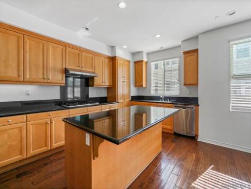 52 Honey Locust , Irvine, CA