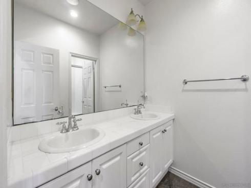 52 Honey Locust , Irvine, CA