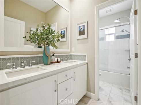 111 Baja , Irvine, CA