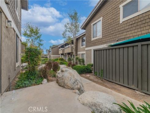 303 Streamwood , Irvine, CA
