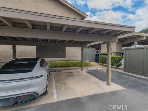 303  Streamwood  , Irvine, CA