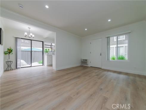 303 Streamwood , Irvine, CA