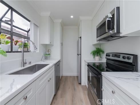 303 Streamwood , Irvine, CA