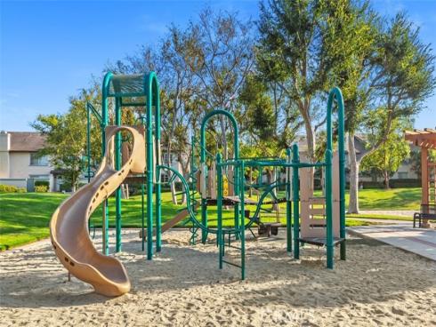 44  Oxford  , Irvine, CA