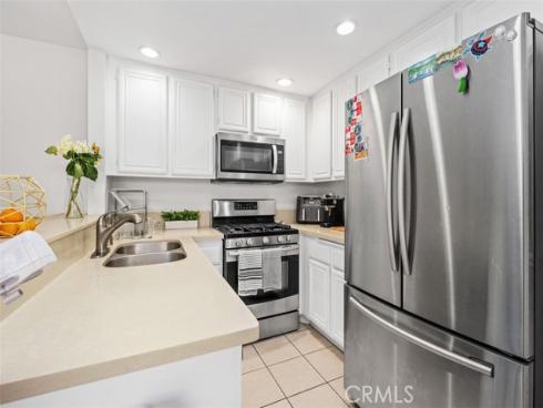 44  Oxford  , Irvine, CA