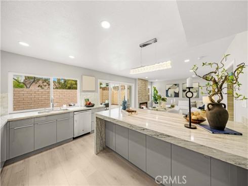 12 Whitewood Way, Irvine, CA