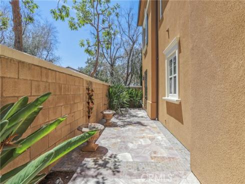 89  Chantilly  , Irvine, CA