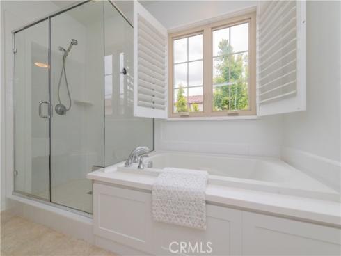 109  Hanging Garden  , Irvine, CA